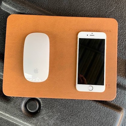 Mousepad With Wireless Phone Charging