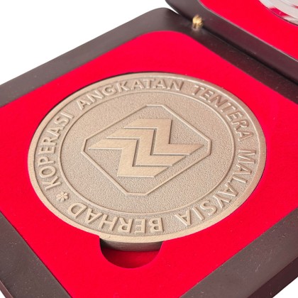 Bespoke Commemorative Pewter Medallion in Velvet-Lined Wooden Display Box